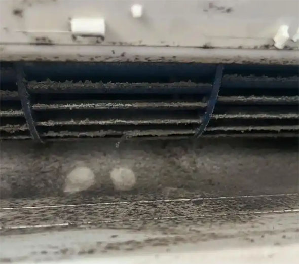 汉南空调吹的风有股烧焦味是怎么回事